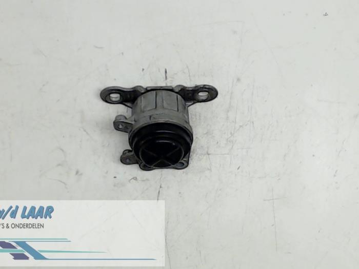 Used Engine mount Ford Mondeo III Wagon 2.0 TDCi/TDDi 115 16V Price € 35,00 Margin scheme offered by Autodemontage van de Laar