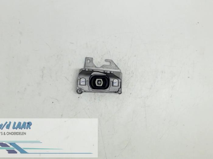 Used Engine mount Renault Captur I (2R) 0.9 Energy TCE 12V Price € 25,00 Margin scheme offered by Autodemontage van de Laar