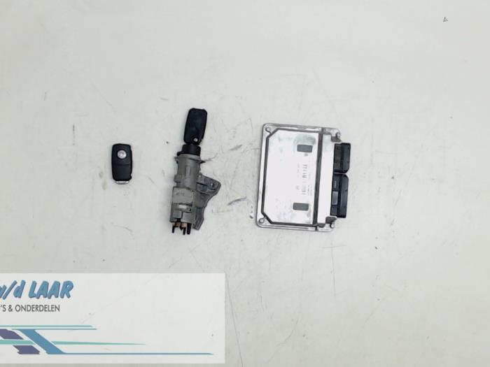 Used Engine management computer Volkswagen Passat Variant (3B6) 2.0 4Motion Price € 150,00 Margin scheme offered by Autodemontage van de Laar