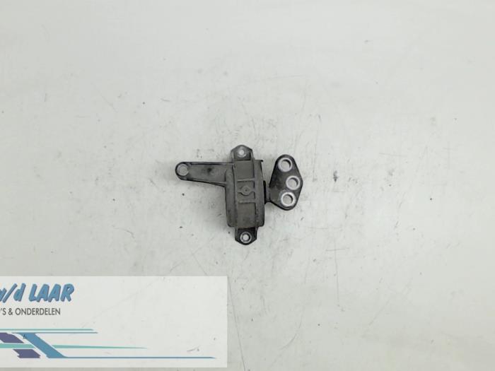 Used Engine mount Opel Astra H SW (L35) 1.7 CDTi 16V Price € 30,00 Margin scheme offered by Autodemontage van de Laar