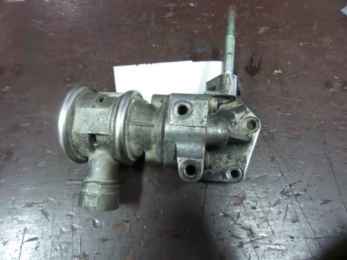 EGR valve Skoda Octavia Combi 1.6 - 06A131166E BFQ