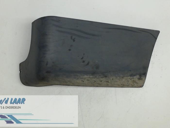 Rear bumper corner trim