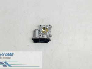 Usados Cuerpo de válvula de mariposa Renault Twingo III (AH) 0.9 Energy TCE 90 12V Precio € 140,00 Norma de margen ofrecido por Autodemontage van de Laar