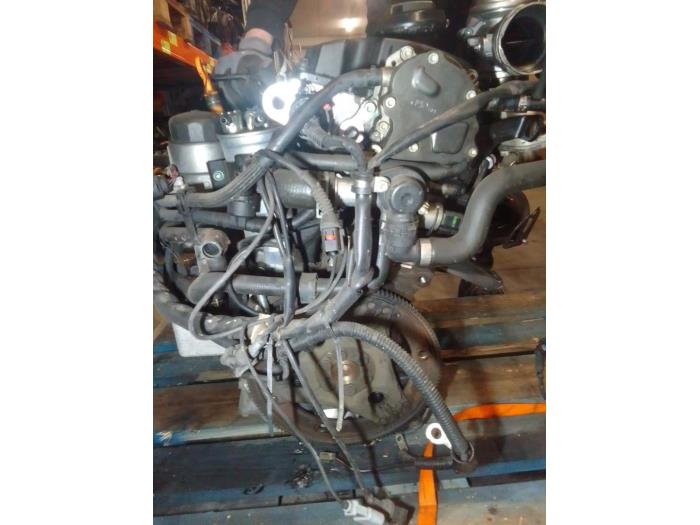 Usados Motor Volkswagen Passat Variant (3B6) 1.9 TDI 130 Precio € 500,00 Norma de margen ofrecido por Autodemontage van de Laar