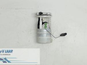 Usados Bomba de gasolina Renault Twingo II (CN) 1.2 Precio € 50,00 Norma de margen ofrecido por Autodemontage van de Laar