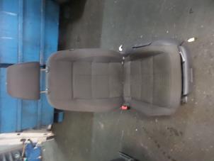 Used Seat, left Volkswagen Touran (1T1/T2) 1.9 TDI 105 Price € 100,00 Margin scheme offered by Autodemontage van de Laar