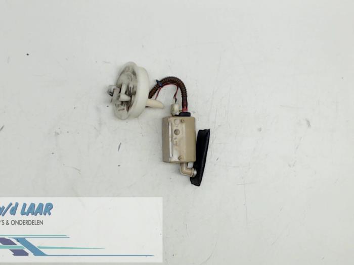 Usagé Pompe essence Peugeot 306 (7A/C/S) 1.4 XN,XR,XA,XRA Prix € 35,00 Règlement à la marge proposé par Autodemontage van de Laar