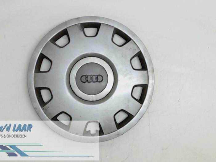 Używane Kolpak Audi A3 (8L1) 1.6 Cena € 10,00 Procedura marży oferowane przez Autodemontage van de Laar