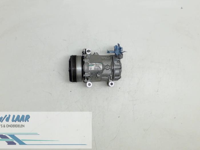 Usagé Compresseur de clim Nissan Kubistar (F10) 1.2 16V Prix € 150,00 Règlement à la marge proposé par Autodemontage van de Laar