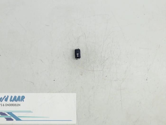 Usados Interruptor ESP Renault Espace (JK) 2.0 dCi 16V 150 FAP . Precio € 15,00 Norma de margen ofrecido por Autodemontage van de Laar