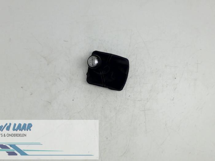 Gear stick cover from a Volkswagen CrossPolo (9N3) 1.9 TDI 2006