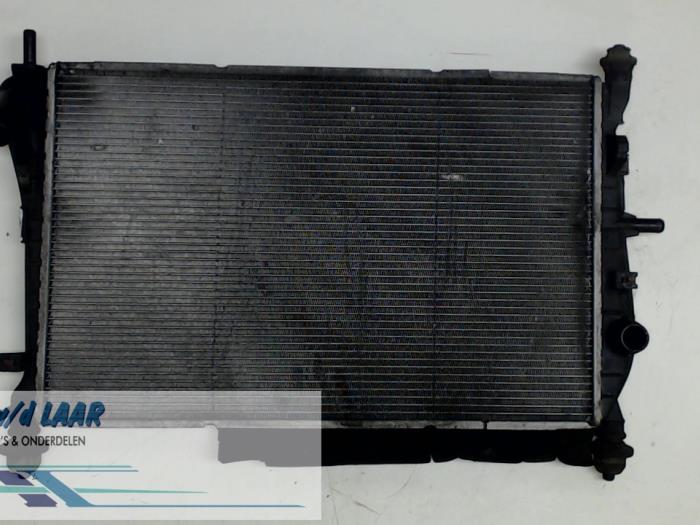 Usagé Radiateur Ford Mondeo III Wagon 2.0 TDCi 115 16V Prix € 25,00 Règlement à la marge proposé par Autodemontage van de Laar
