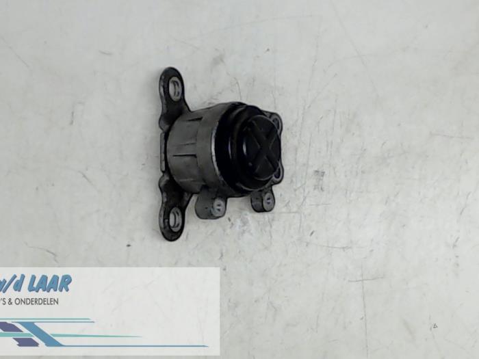 Used Engine mount Ford Mondeo III Wagon 2.0 TDCi 115 16V Price € 30,00 Margin scheme offered by Autodemontage van de Laar
