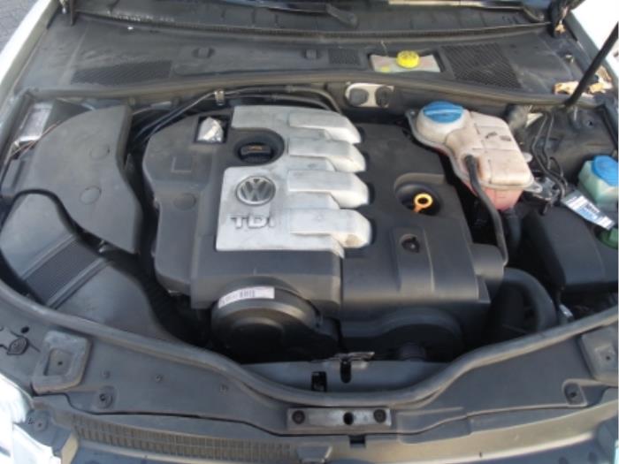 Used Engine management computer Volkswagen Passat Variant (3B6) 2.0 TDI DPF Price € 180,00 Margin scheme offered by Autodemontage van de Laar