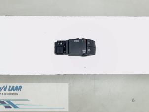 Usados Mando de radio volante Dacia Sandero II 0.9 TCE 12V Precio € 25,00 Norma de margen ofrecido por Autodemontage van de Laar
