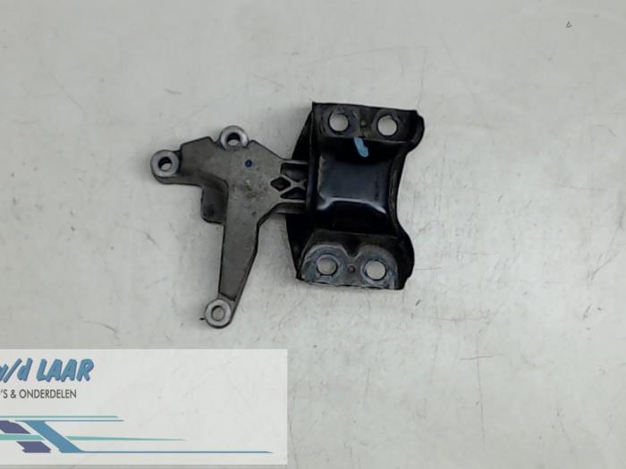 Used Engine mount Renault Twingo II (CN) 1.2 Price € 30,00 Margin scheme offered by Autodemontage van de Laar