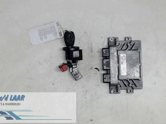 Used Engine management computer Renault Twingo II (CN) 1.2 Price € 200,00 Margin scheme offered by Autodemontage van de Laar