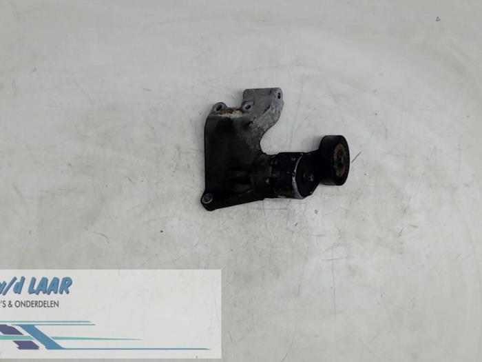 Used Engine mount Opel Zafira (F75) 1.6 16V CNG Price € 30,00 Margin scheme offered by Autodemontage van de Laar