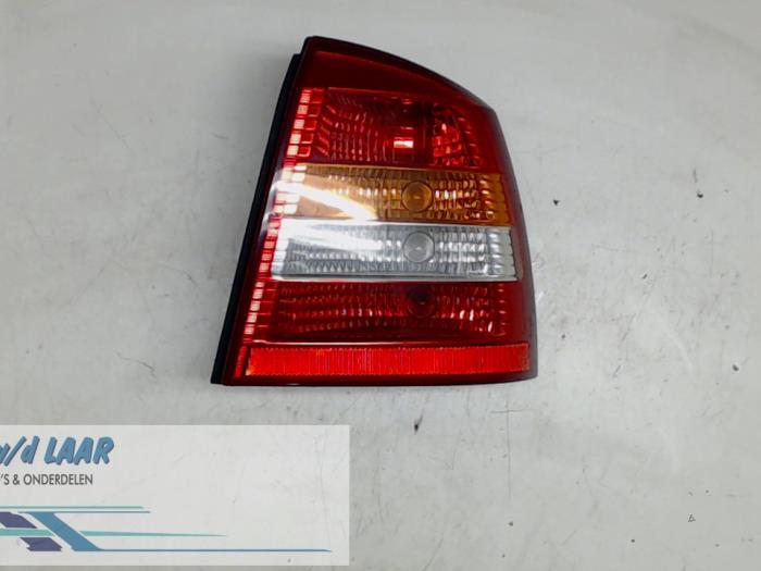 Taillight, right from a Opel Astra G (F08/48) 1.6 1999