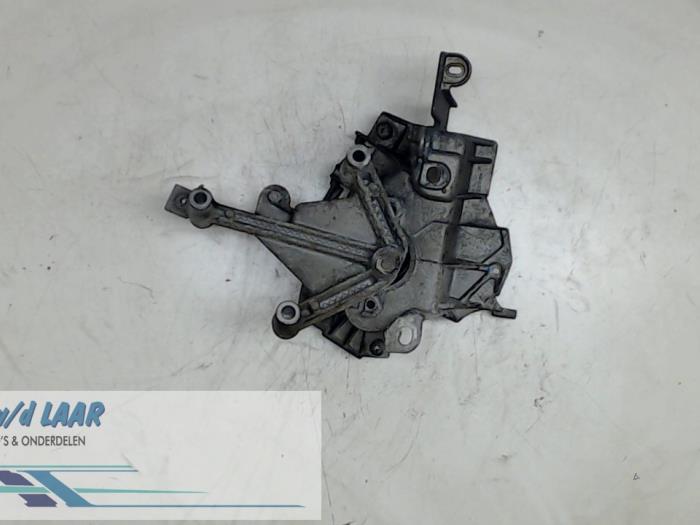 Used Engine mount Renault Kangoo Express (FC) 1.9 dTi; 1.9 dCi Price € 40,00 Margin scheme offered by Autodemontage van de Laar