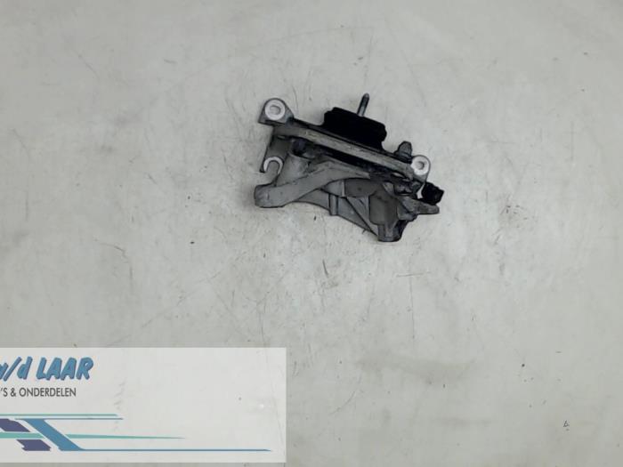 Used Engine mount Renault Scénic II (JM) 1.6 16V Price € 40,00 Margin scheme offered by Autodemontage van de Laar