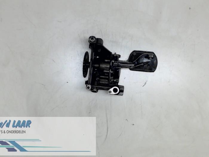 Oil pump from a Volvo V50 2005