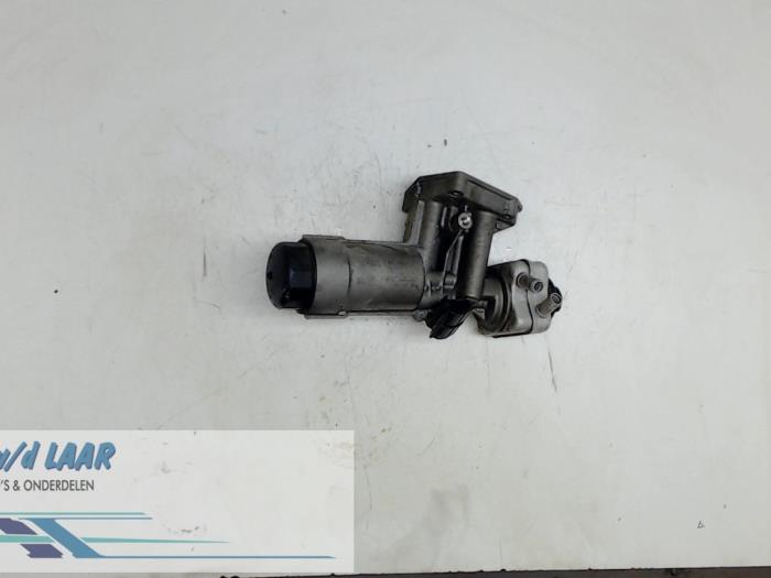 Oil filter housing Volkswagen Golf - 038115466