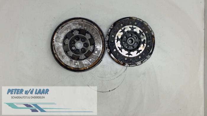 Gebrauchte Doppelte Masse Schwungrad Renault Laguna Preis € 70,00 Margenregelung angeboten von Autodemontage van de Laar