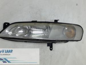 Used Headlight, right Opel Vectra B Caravan (31) 2.0 16V Price € 40,00 Margin scheme offered by Autodemontage van de Laar