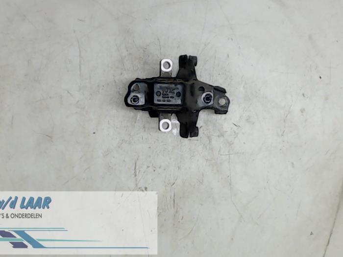 Used Engine mount Volkswagen Polo IV (9N1/2/3) Price € 30,00 Margin scheme offered by Autodemontage van de Laar