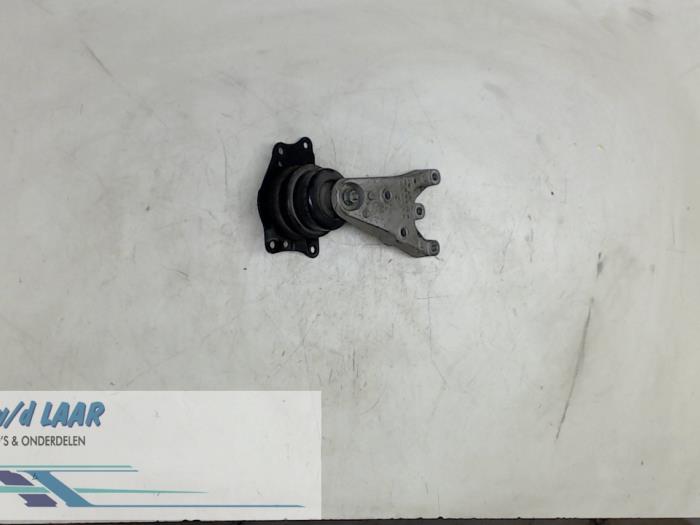 Used Engine mount Volkswagen Polo IV (9N1/2/3) Price € 30,00 Margin scheme offered by Autodemontage van de Laar