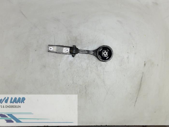 Used Engine mount Volkswagen Polo IV (9N1/2/3) Price € 30,00 Margin scheme offered by Autodemontage van de Laar