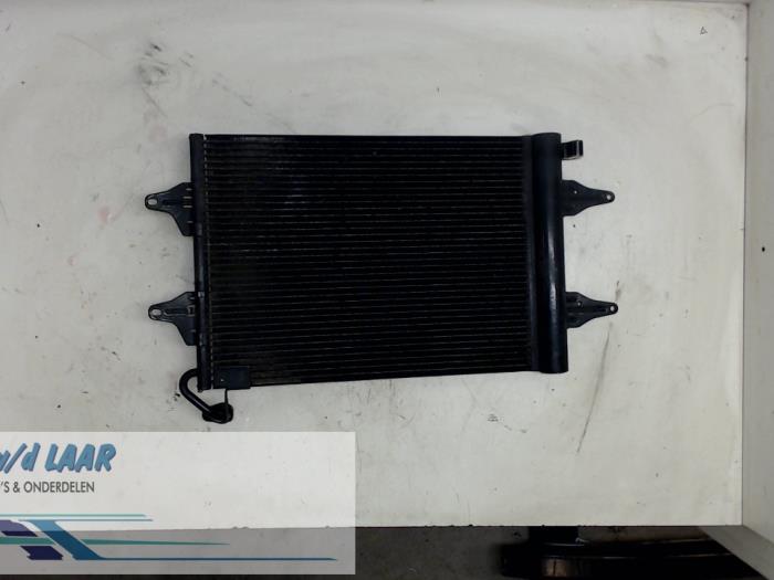 Air conditioning radiator from a Volkswagen Polo IV (9N1/2/3)  2003