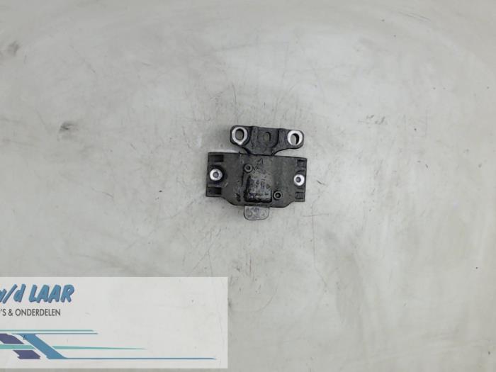 Used Engine mount Volkswagen Golf IV (1J1) 2.3 V5 GTI Price € 30,00 Margin scheme offered by Autodemontage van de Laar