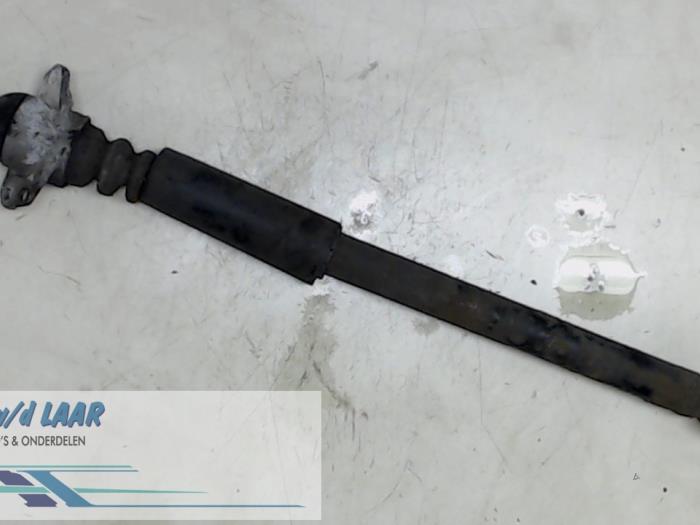 Rear shock absorber, left from a Volkswagen Polo IV (9N1/2/3) 1.4 TDI 75 2002