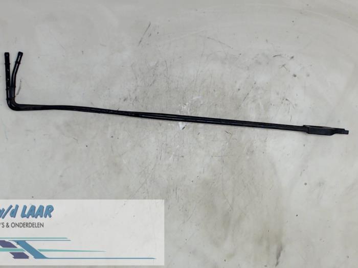 Power steering line from a Mercedes-Benz Vito (639.6) 2.2 115 CDI 16V 2004