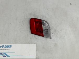 Used Tailgate reflector, right BMW 3 serie (E46/4) 320d 16V Price € 20,00 Margin scheme offered by Autodemontage van de Laar