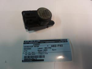 Used Heater valve motor Mercedes Vito (639.6) 2.2 115 CDI 16V Price € 30,00 Margin scheme offered by Autodemontage van de Laar