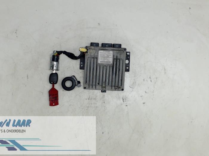 Used Engine management computer Renault Clio II Societe (SB) 1.5 dCi 80 Price € 150,00 Margin scheme offered by Autodemontage van de Laar