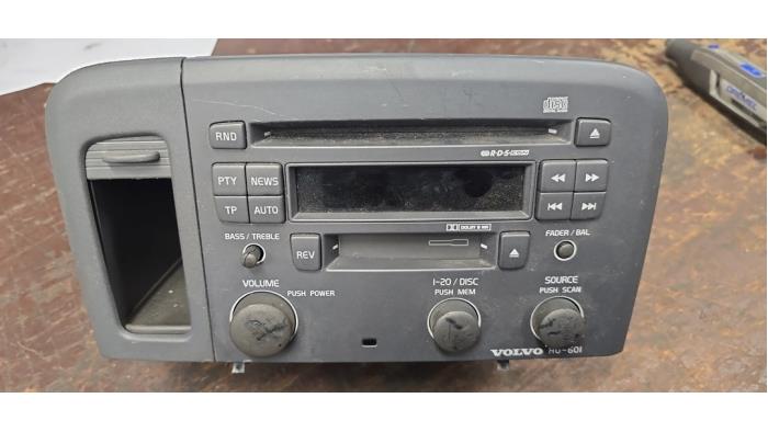 Używane Radio Volvo S80 (TR/TS) 2.4 20V 140 Cena € 80,00 Procedura marży oferowane przez Autodemontage van de Laar