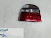Luz trasera izquierda de un Volkswagen Golf 1998