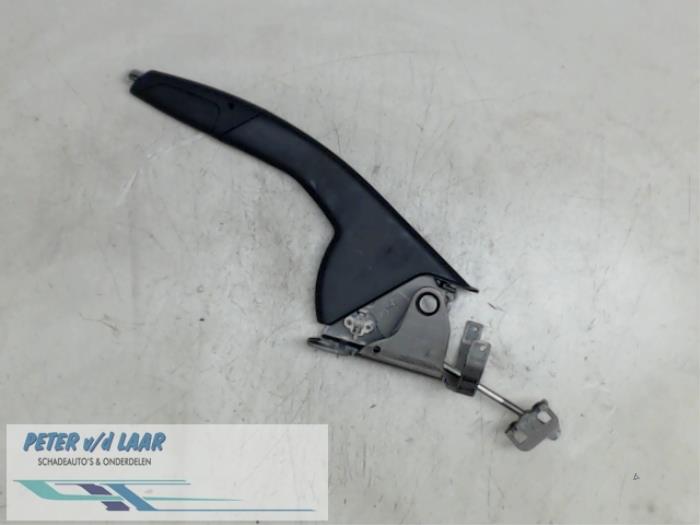 Parking brake lever from a Renault Clio IV (5R) 1.5 dCi 75 FAP 2015