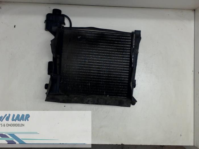 Radiator from a Mercedes-Benz A (W168) 1.4 A-140 1998
