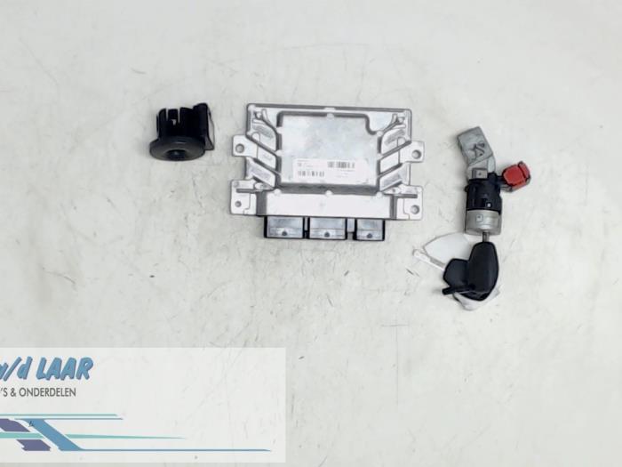 Used Engine management computer Renault Kangoo Express (FW) 1.6 16V Price € 300,00 Margin scheme offered by Autodemontage van de Laar