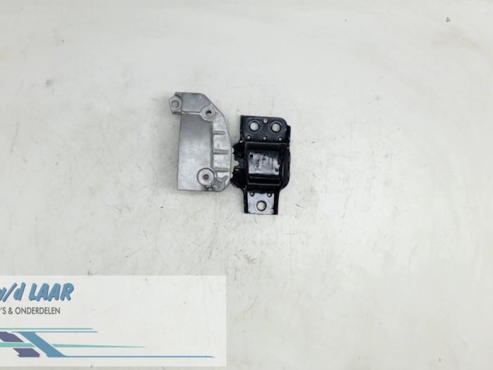 Used Engine mount Renault Kangoo Express (FW) 1.6 16V Price € 50,00 Margin scheme offered by Autodemontage van de Laar