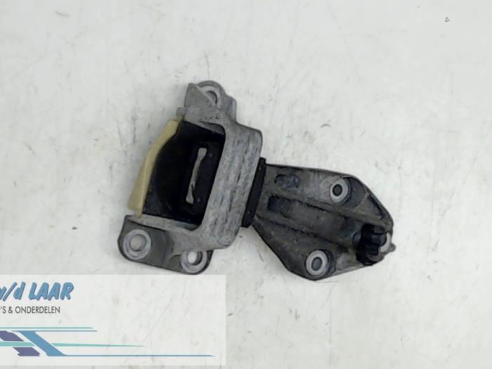 Used Engine mount Renault Megane III Grandtour (KZ) 1.5 dCi 110 Price € 50,00 Margin scheme offered by Autodemontage van de Laar