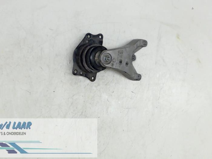 Used Engine mount Volkswagen Polo IV (9N1/2/3) 1.4 TDI 75 Price € 40,00 Margin scheme offered by Autodemontage van de Laar