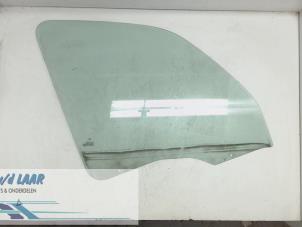 Używane Szyba drzwi prawych przednich wersja 4-drzwiowa Citroen Xsara Picasso (CH) 2.0 16V Cena € 40,00 Procedura marży oferowane przez Autodemontage van de Laar