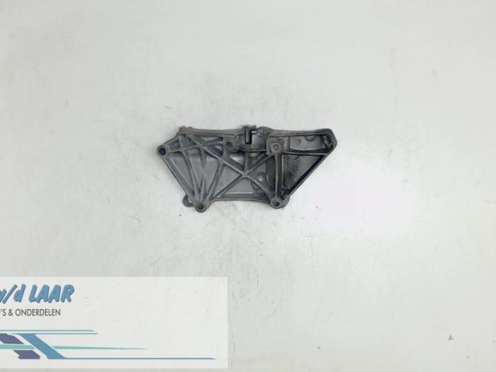 Used Engine mount Renault Megane II (BM/CM) 2.0 16V Price € 40,00 Margin scheme offered by Autodemontage van de Laar