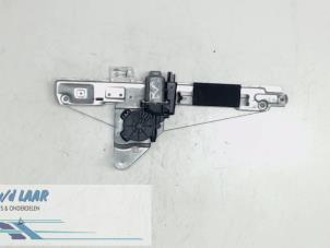 Używane Mechanizm szyby prawej tylnej wersja 4-drzwiowa Renault Megane II (BM/CM) 2.0 16V Cena € 40,00 Procedura marży oferowane przez Autodemontage van de Laar